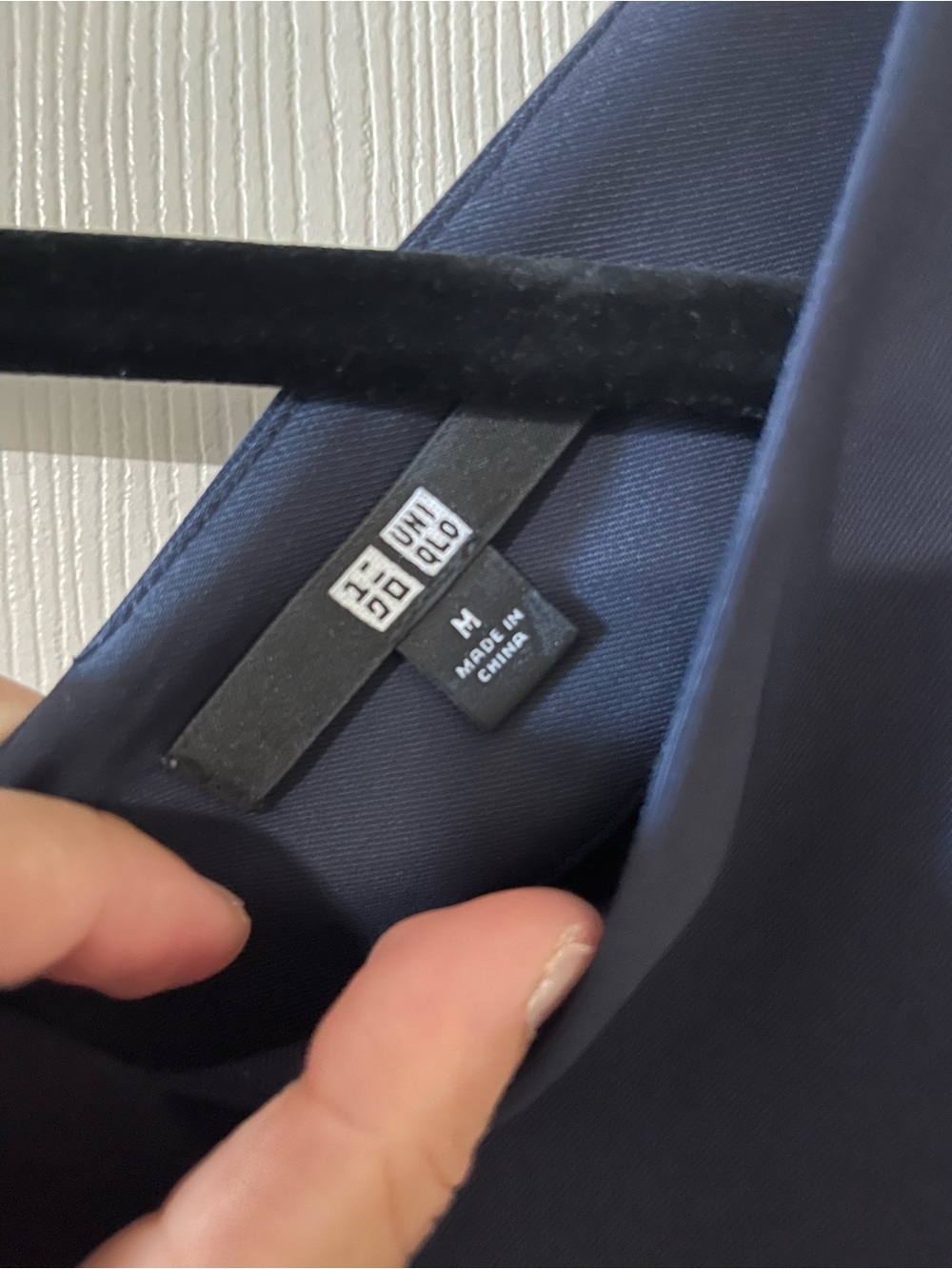 UNIQLO Women’s V-Neck Flutter Sleeve Dress in Navy - Picture 4 of 6